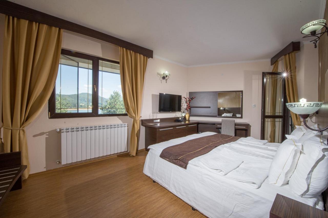 Family Hotel Hebar Batak Exterior photo