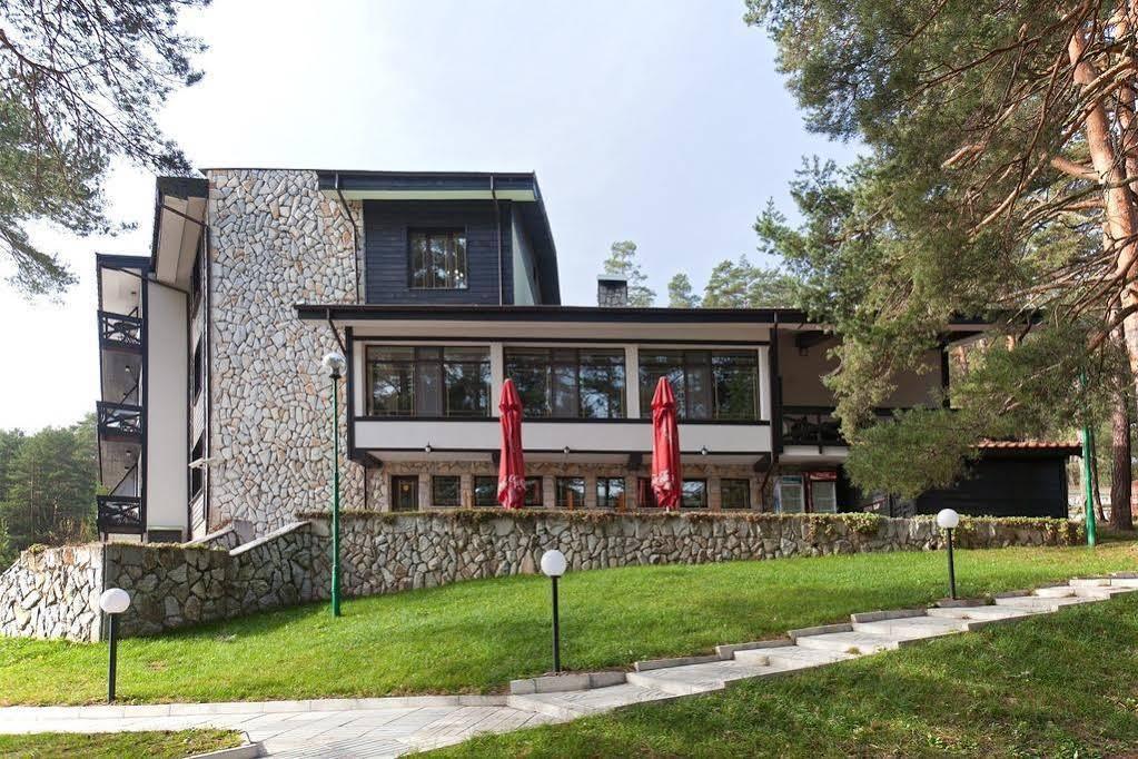 Family Hotel Hebar Batak Exterior photo
