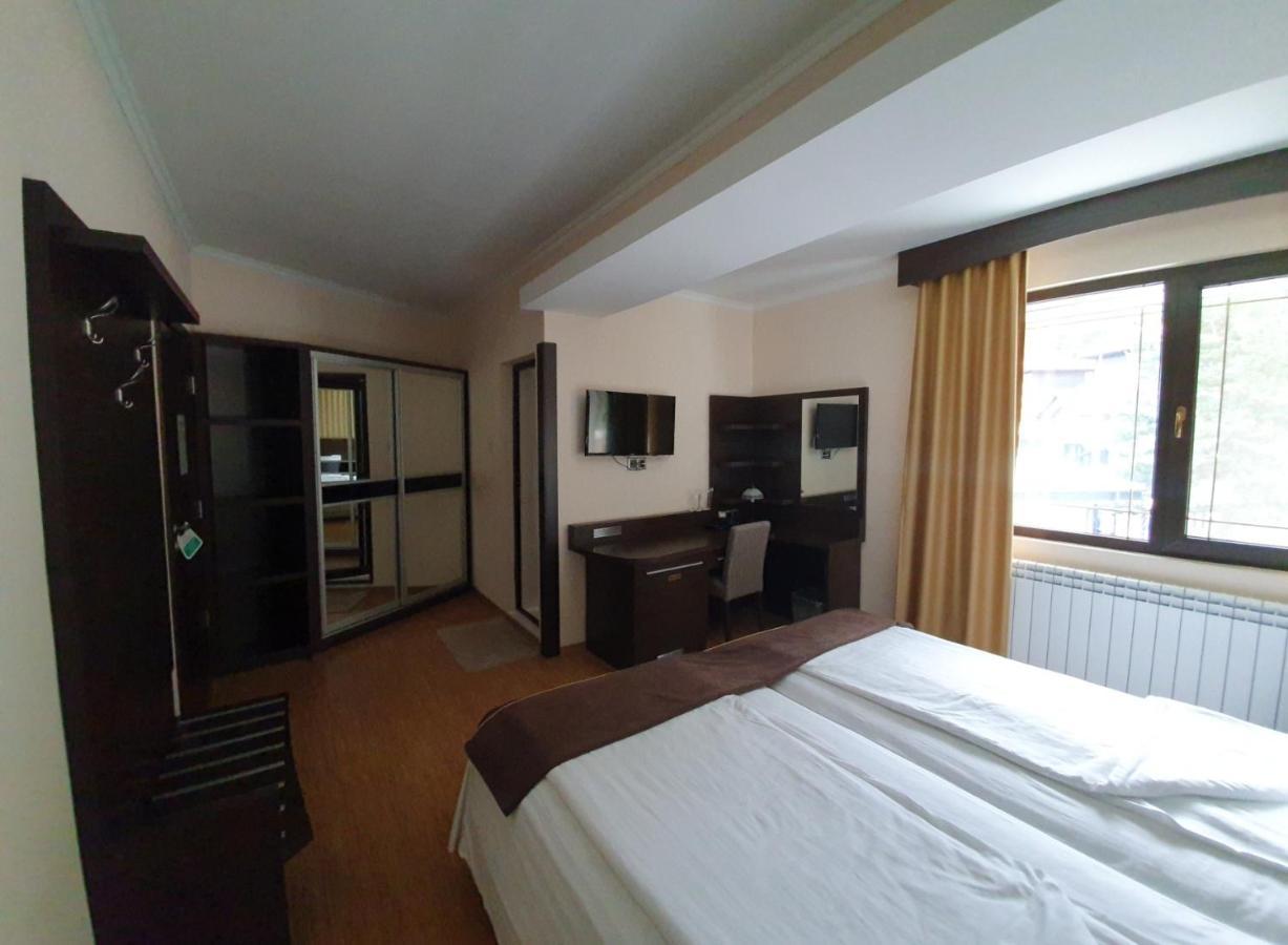 Family Hotel Hebar Batak Exterior photo